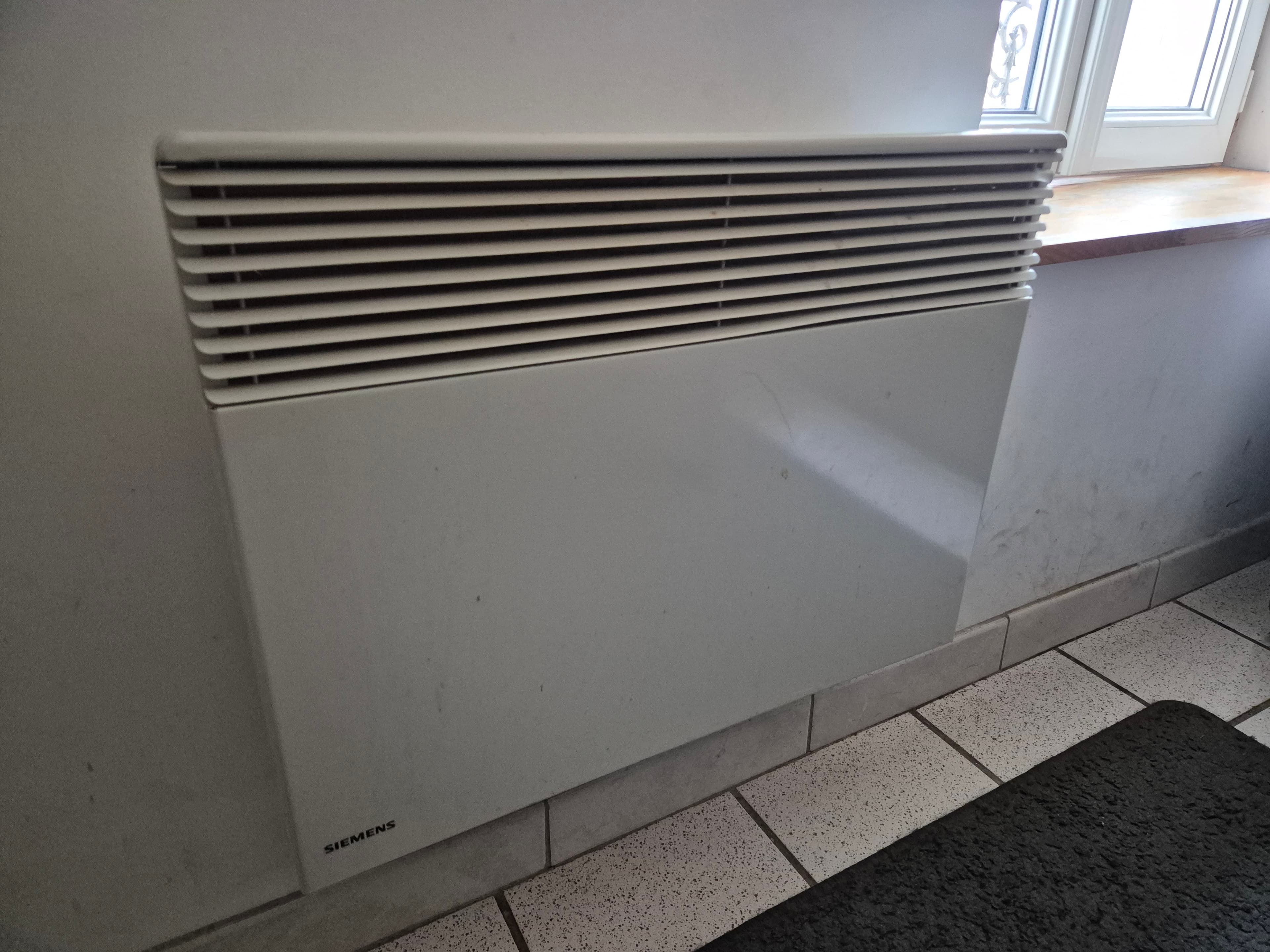 Photo réalisée par RC Inspection représentant un radiateur électrique type "grille pain"