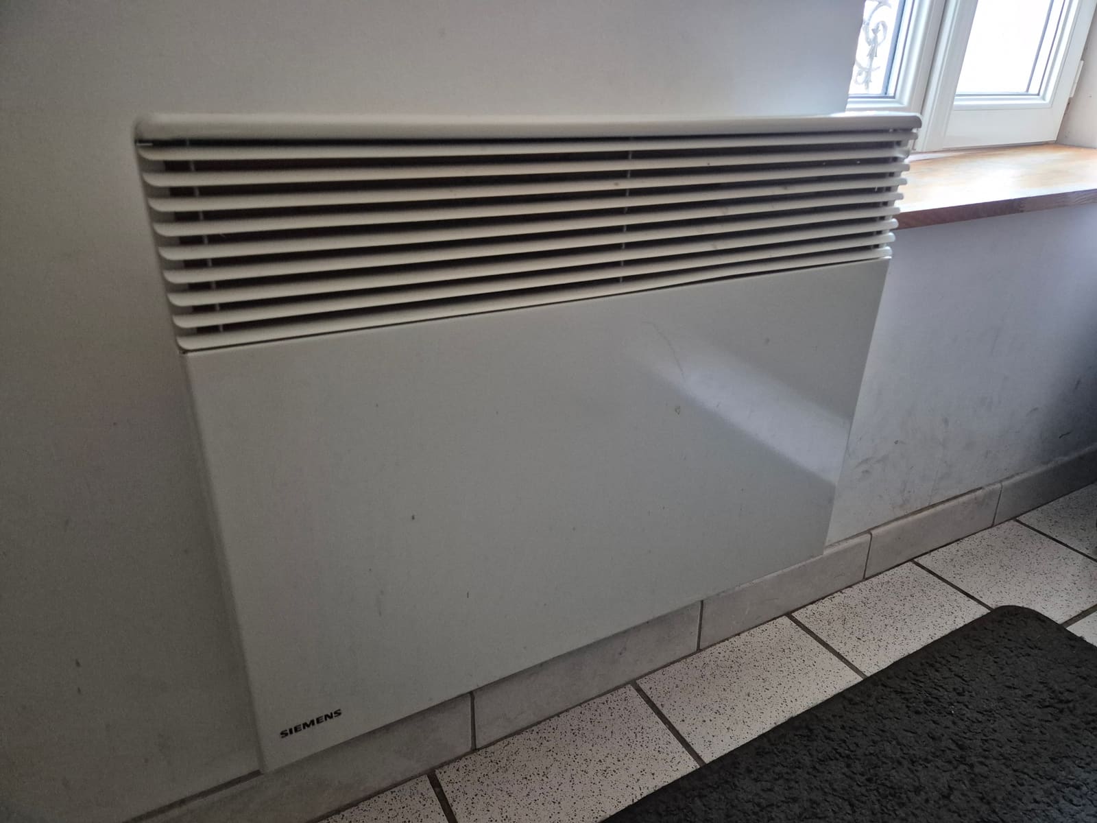 Photo réalisée par RC Inspection représentant un radiateur électrique type "grille pain"